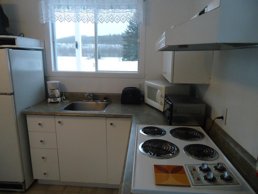 לה טוק Chalet Au Bord Du St-Maurice מראה חיצוני תמונה