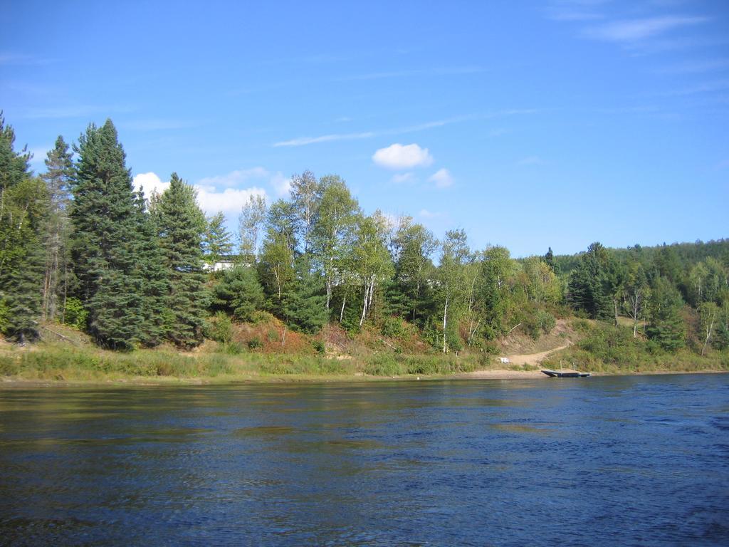 לה טוק Chalet Au Bord Du St-Maurice מראה חיצוני תמונה